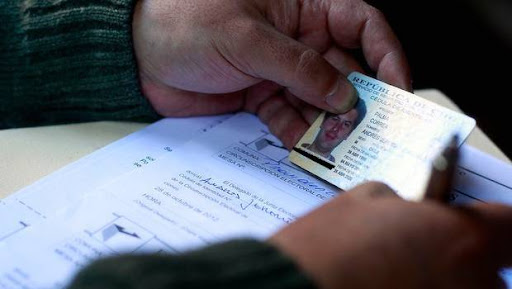 cambio orden apellidos